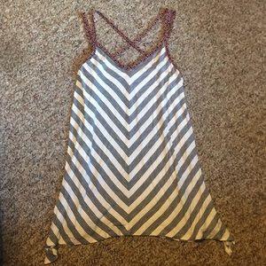 Med. Maurices Tank Top Fun Accented trim & straps